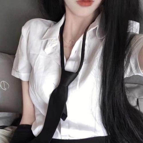一路成年海报